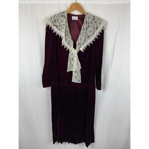 Patty O'Neil Velvet Dress Burgandy Red Off White Lace Collar Size 8 or US S